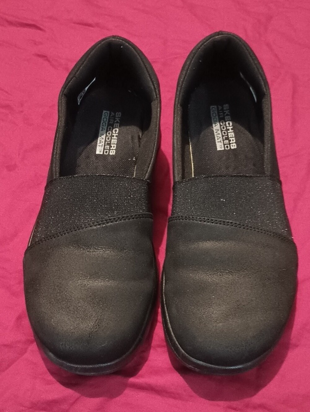 Skechers Black Slip-On Loafers Woman's Size 7 Like New Comfy Air Cooled Goga Mat